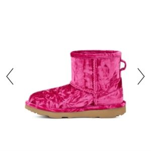 Ugg classic mini velvet bootie